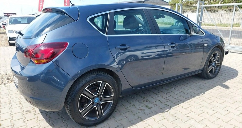 Opel Astra cena 23900 przebieg: 213730, rok produkcji 2010 z Kazimierza Wielka małe 781